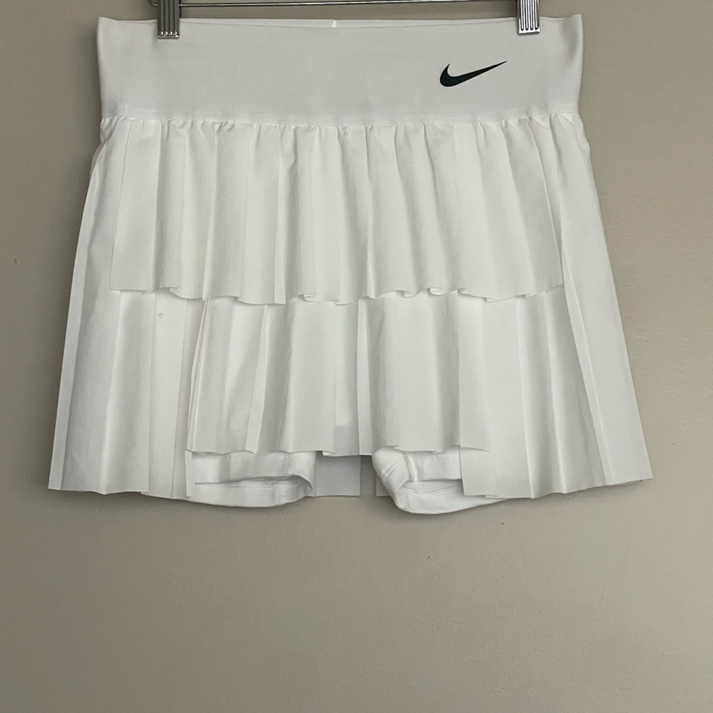 NIKE - Dri-Fit ADV White Pleated Tennis Skirt with shorties, sz M - Picture 5 of 11